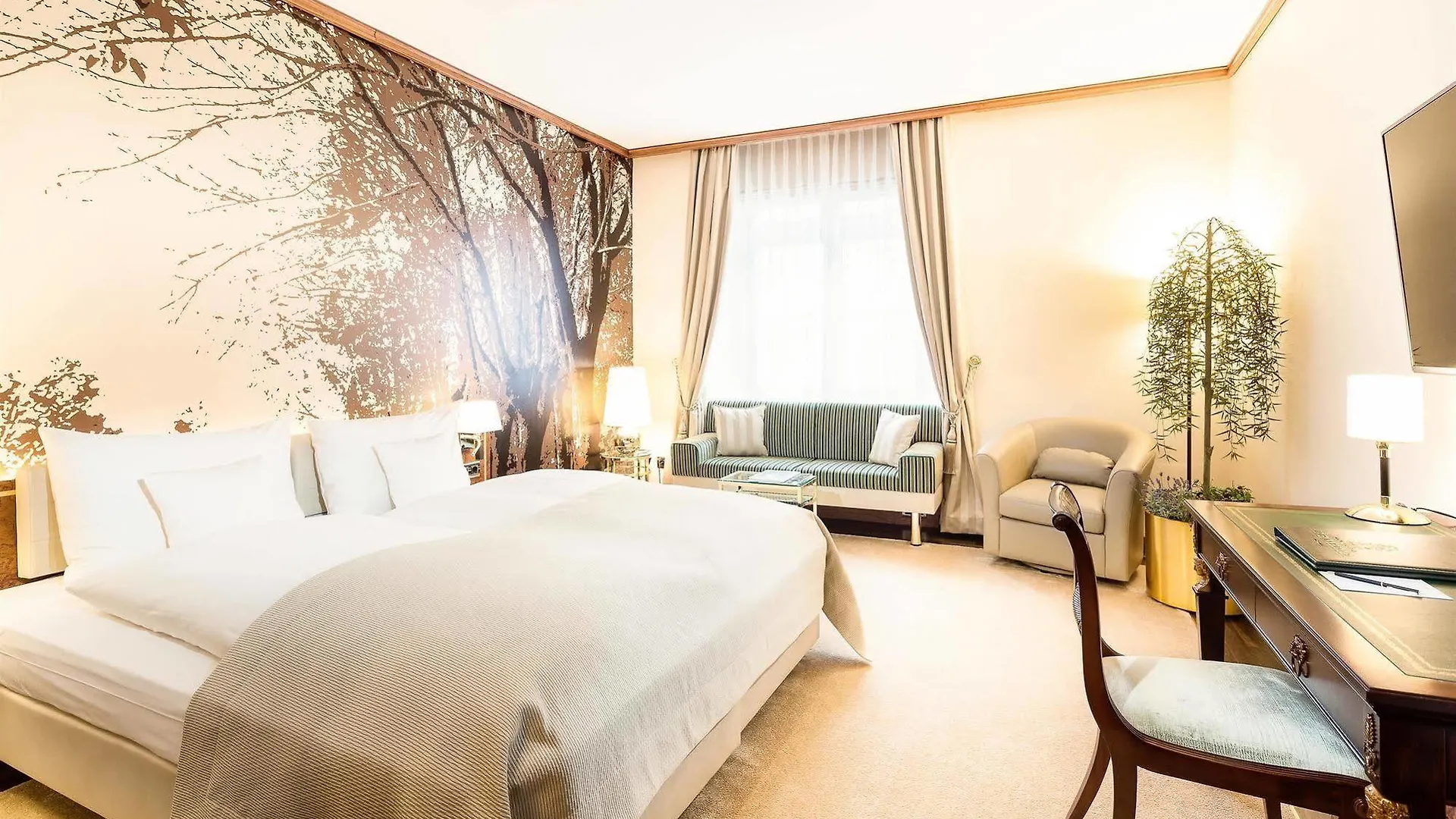 Living Hotel De Medici Dusseldorf 4*,