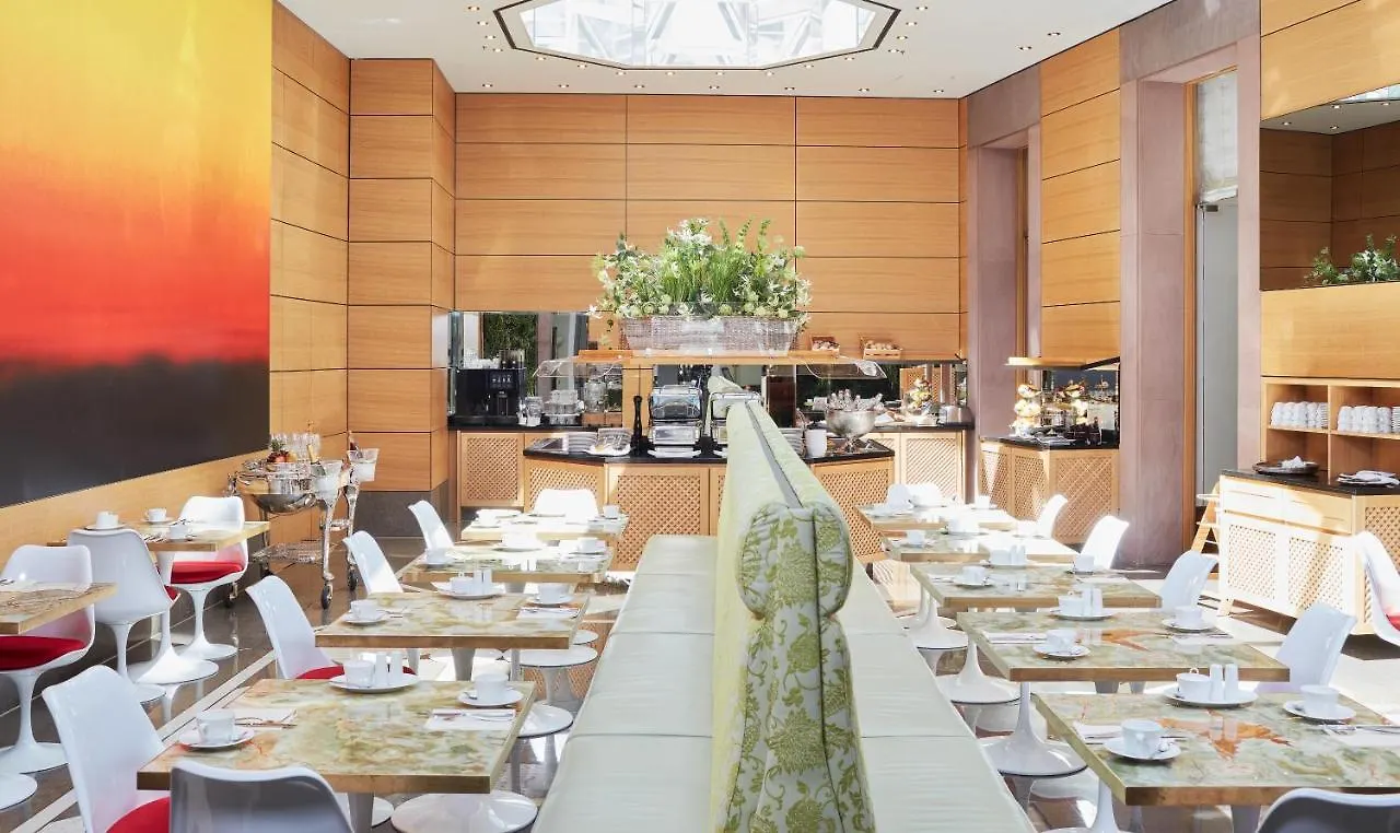 Living Hotel De Medici Dusseldorf 4*,