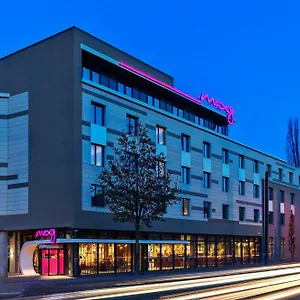 Moxy South Hotel